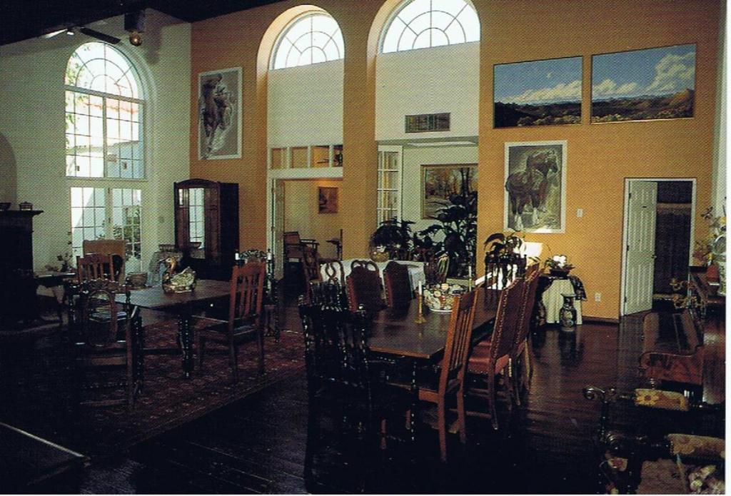 Lundeen Inn Of The Arts Лас-Крусес Экстерьер фото